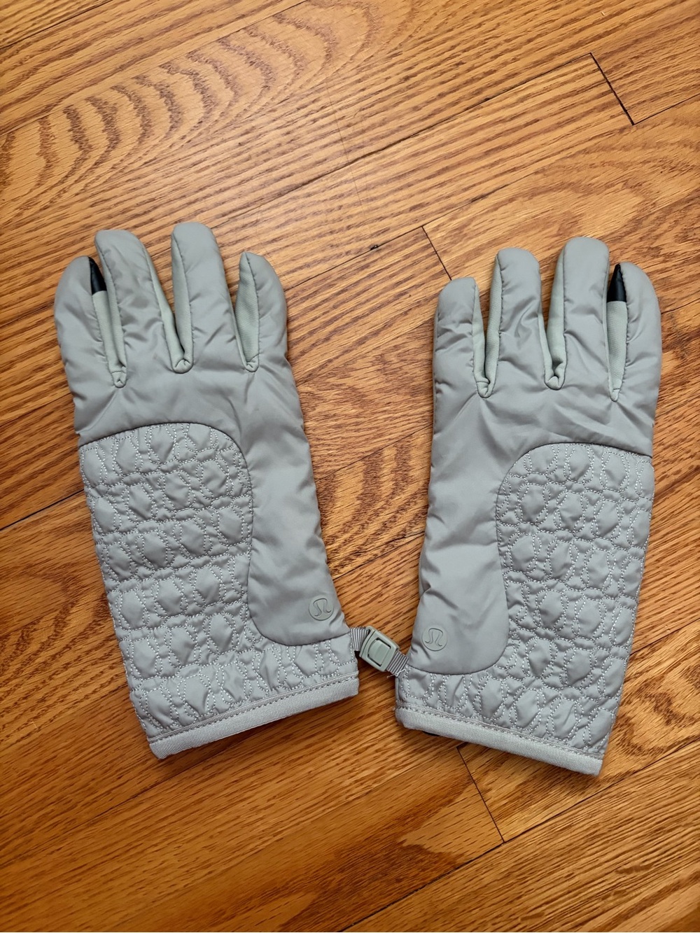 Lululemon Touchscreen fall/Winter Gloves - Light tan